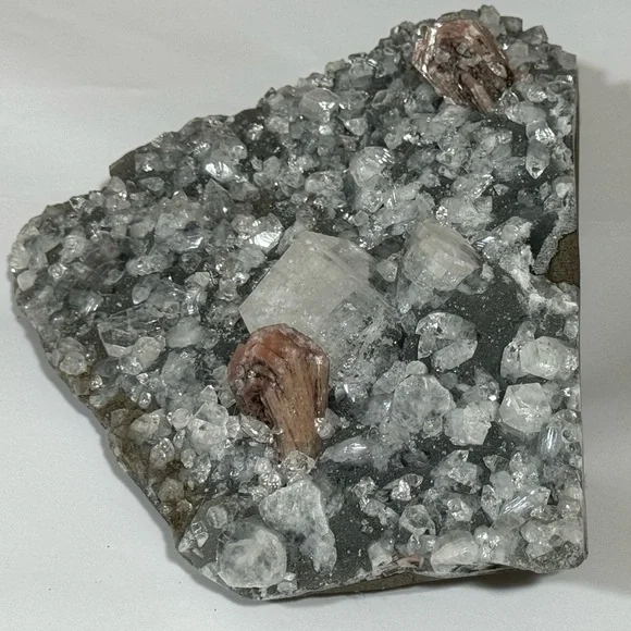 Apophyllite and stilbite Crystal self standing - Picture 8 of 12